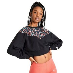 Nike “Heritage” Cropped Floral Fleece cotton blend sweatshirt in black, small 🌸